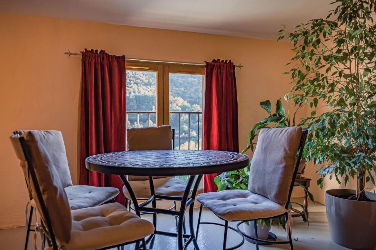 Sundrenched Relais De Poste In Serdinya エクステリア 写真