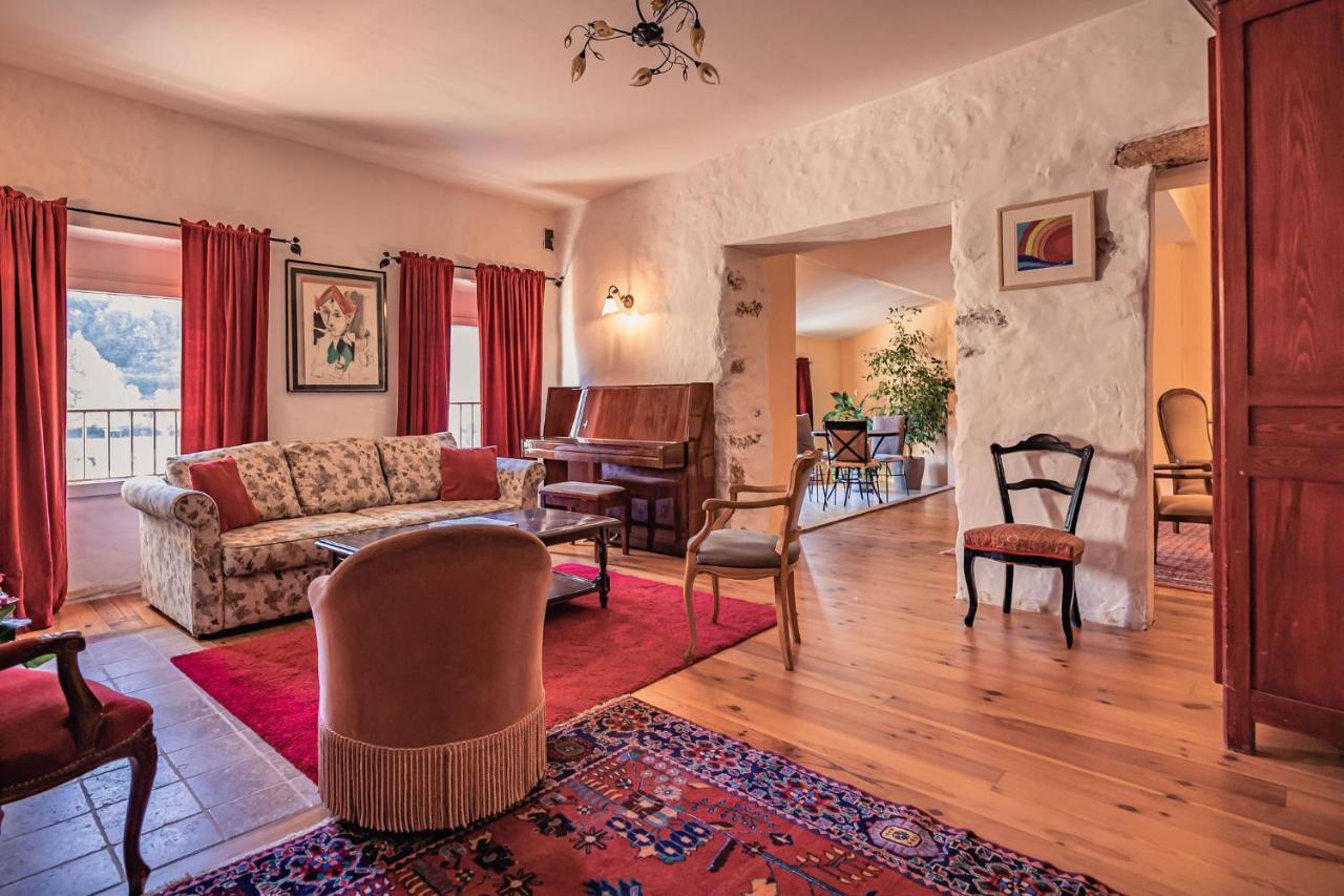 Sundrenched Relais De Poste In Serdinya エクステリア 写真
