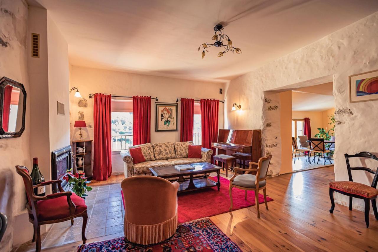 Sundrenched Relais De Poste In Serdinya エクステリア 写真