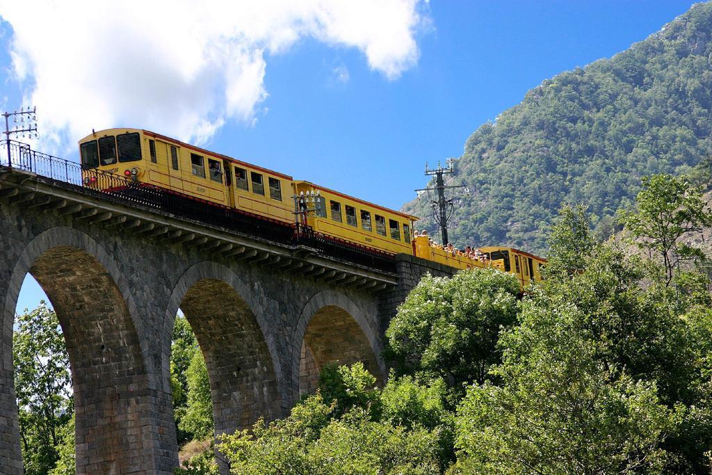 Sundrenched Relais De Poste In Serdinya エクステリア 写真